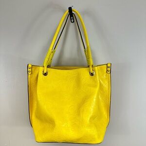 Sondra Robert’s squared 17” wide. 11-1/2 length. Lemon yellow great preowned